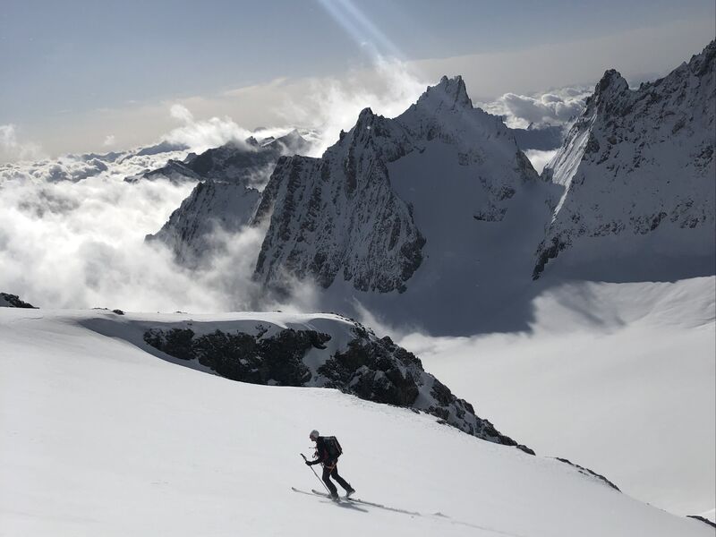 Bureau des guides - Ski de randonnée avecEn Montagne - Lus la Croix Haute